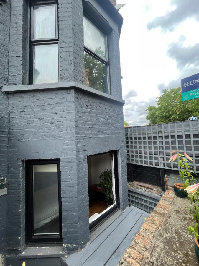 דירות לונדון Modern Flat With King Bed, Garden & Outdoor Dining מראה חיצוני תמונה
